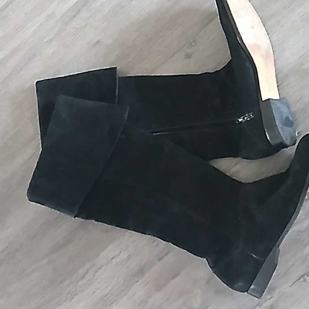 Vero Cuomo Suede Slouch Boots